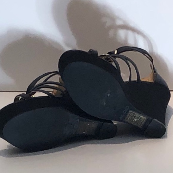 ALDO Black Wedge Sandals Sz 6 - Picture 9 of 15